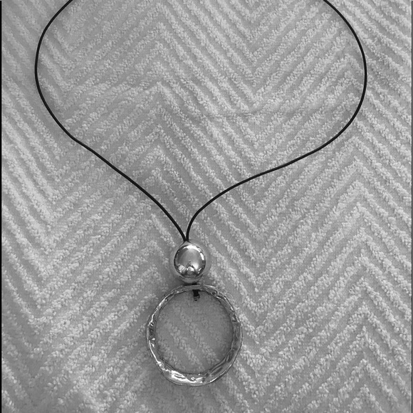 SILVER CIRCLE Medallion DROOL Dress Necklace - Picture 7 of 7